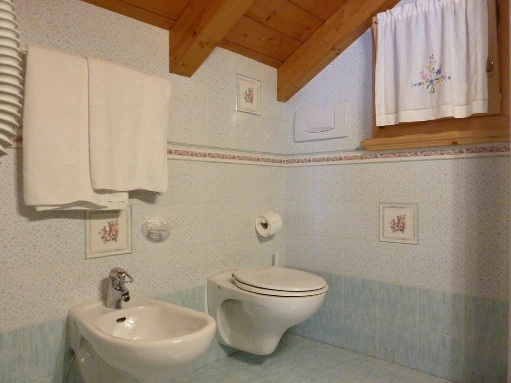 Appartamenti Majon Sotroi Campitello di Fassa Kamer foto