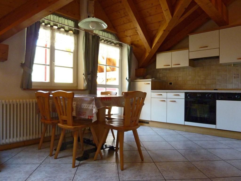 Appartamenti Majon Sotroi Campitello di Fassa Kamer foto