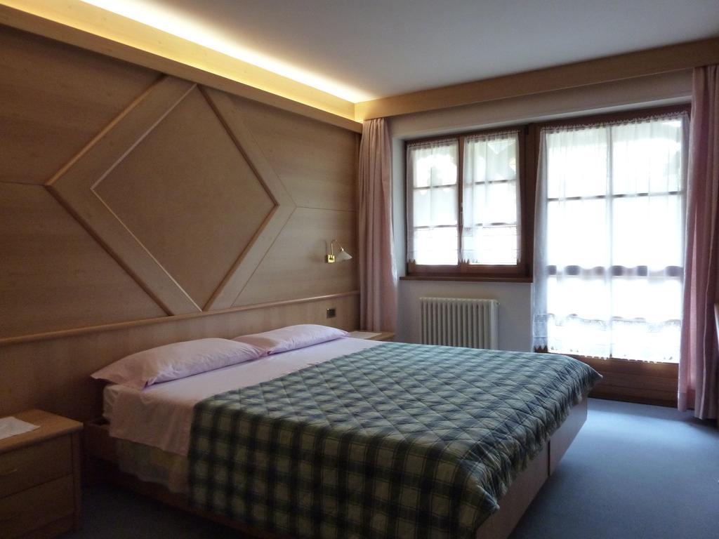 Appartamenti Majon Sotroi Campitello di Fassa Kamer foto